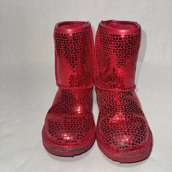 UGG Other - Ugg Girls 5 Classic II Gel Hearts Winter Boots‎ Cool Weather Cozy Comfy Outdoor